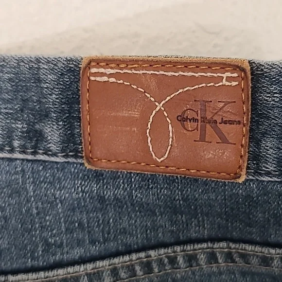 CALVIN KLEIN Women's Light Wash Bootcut Jeans, size 16 (run small) - Picture 8 of 10